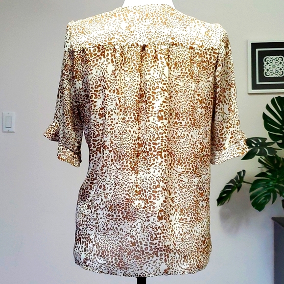 French Grey Animal Print Top Size Medium - Picture 4 of 8